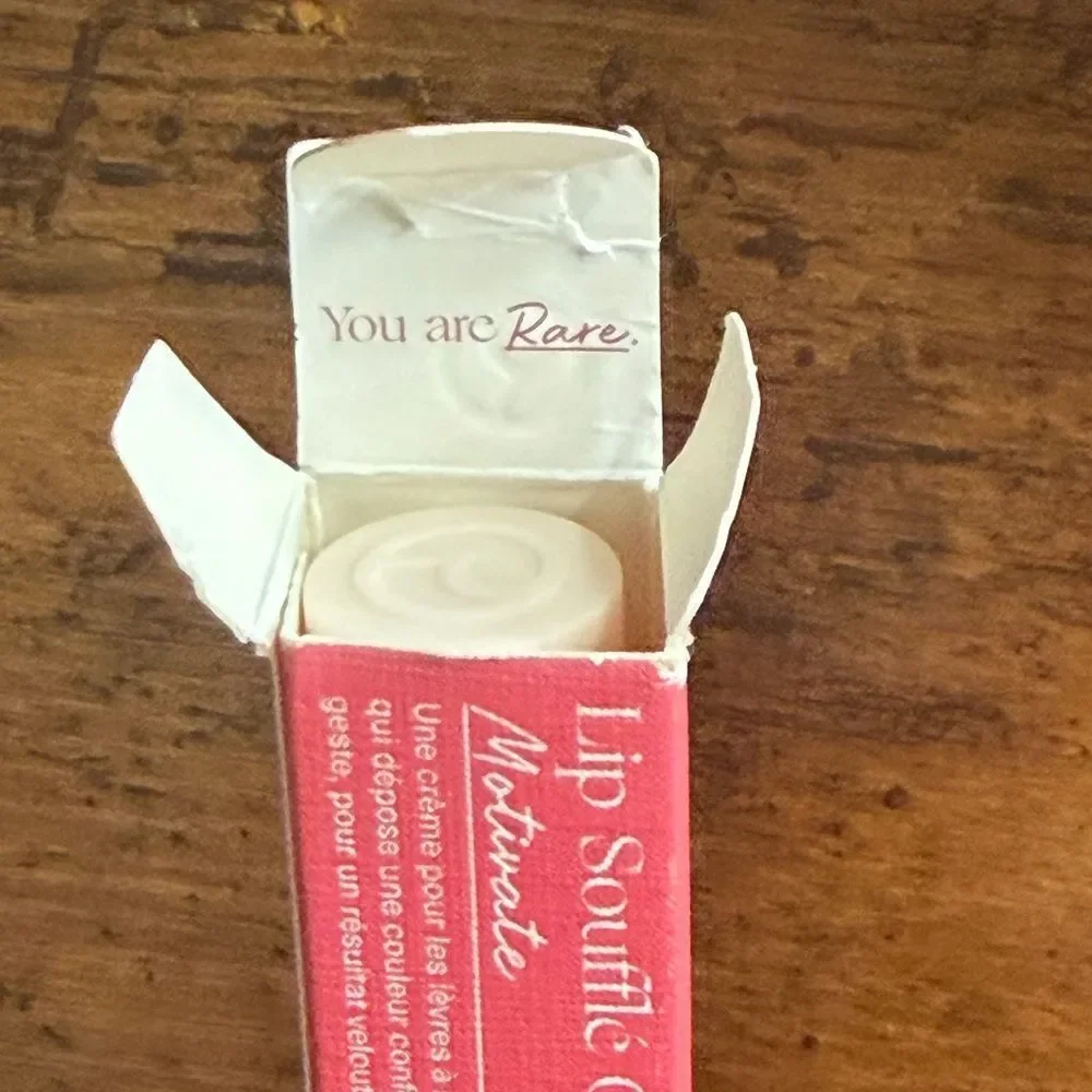 Rare Beauty Lip Duo Soft Pinch Lip Oil Happy + Lip Soufflé Matte Motivate. NEW
